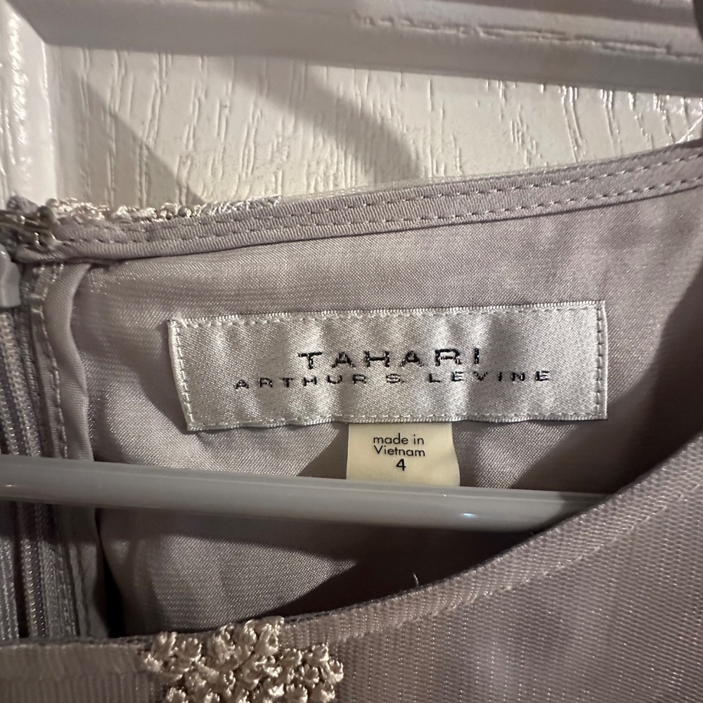 Tahari Arthur’s Levine - Picture 3 of 4